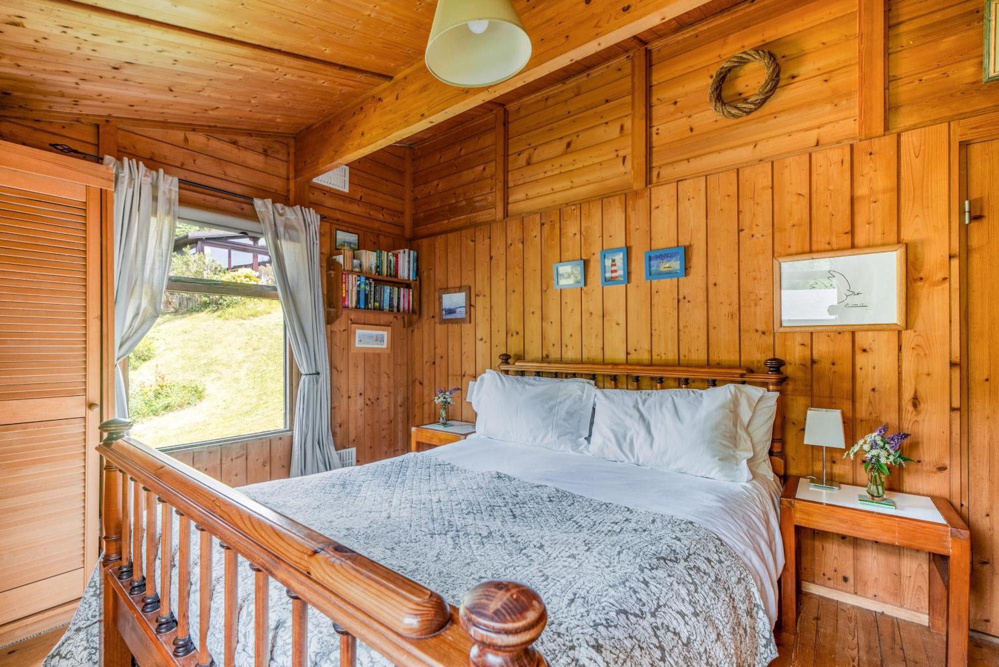 Scandinavian Style Lodge In Rock Wadebridge Exterior photo